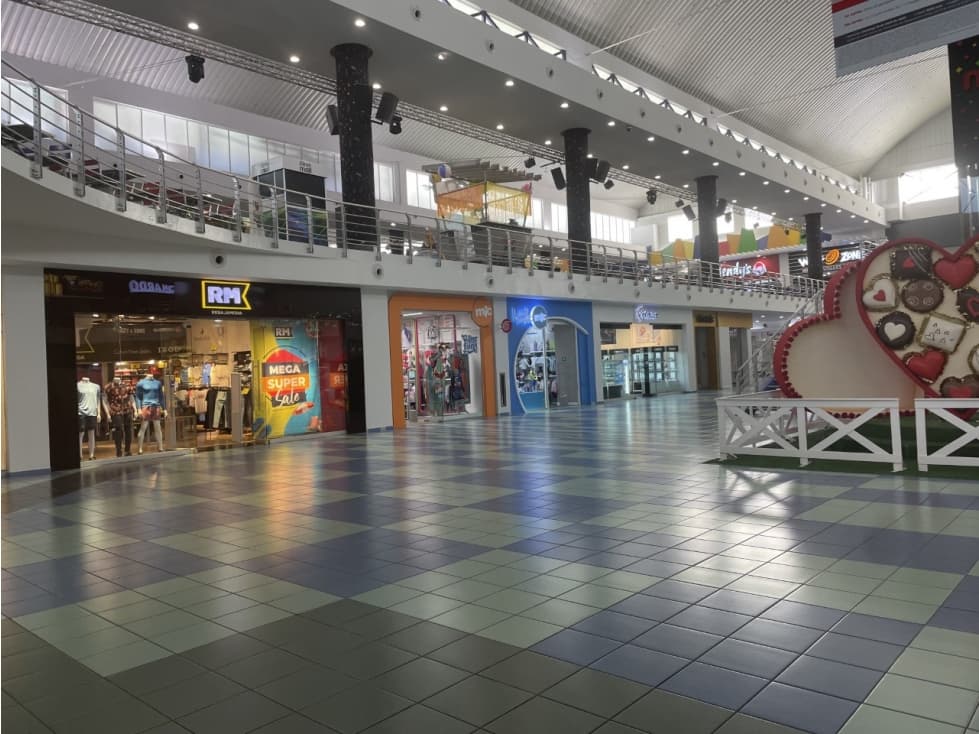 VENDE LOCAL EN ALBROOK MALL, PASILLO DEL DELFIN - 1