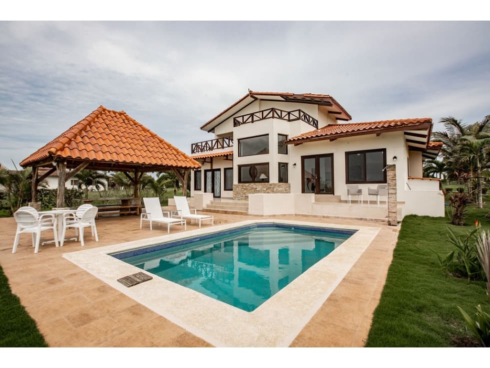 Venta de casa de playa en Andromeda, Pedasí - 1