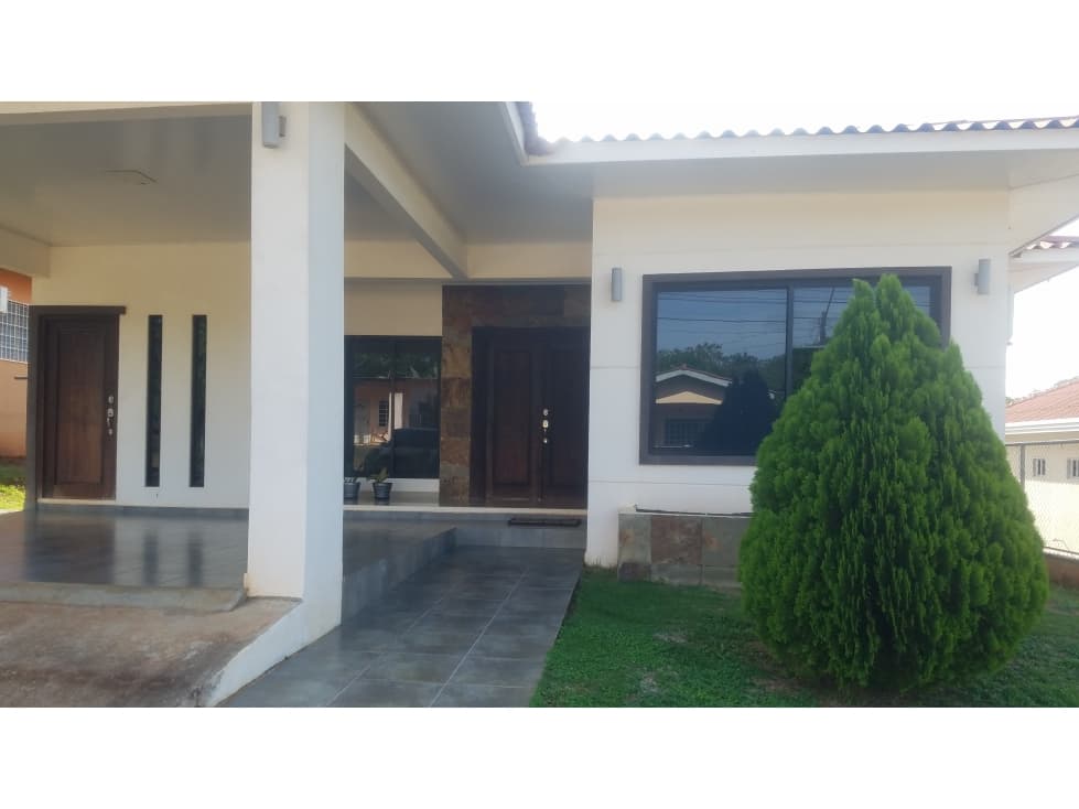 Se Vende Casa en La Arena de Chitré Herrera - 1