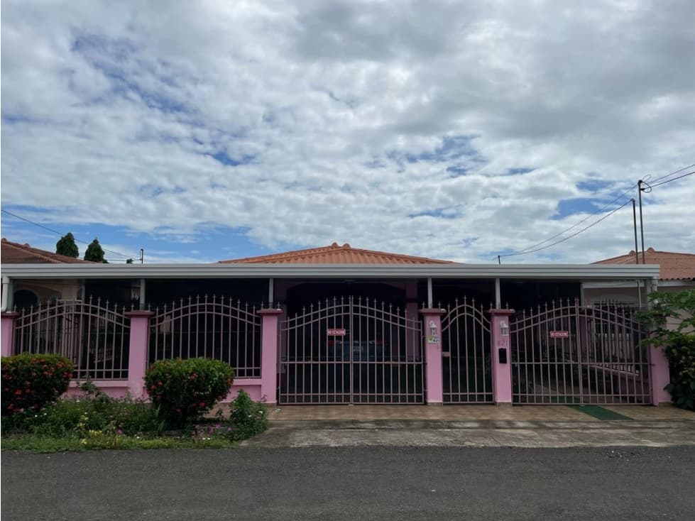 Venta de casa amoblada en Urb. Los Perales - Monagrillo - 1