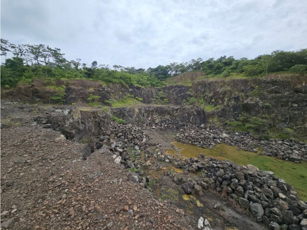 Se vende finca de 67 has con proyecto de cantera en Darién, Metetí - 1