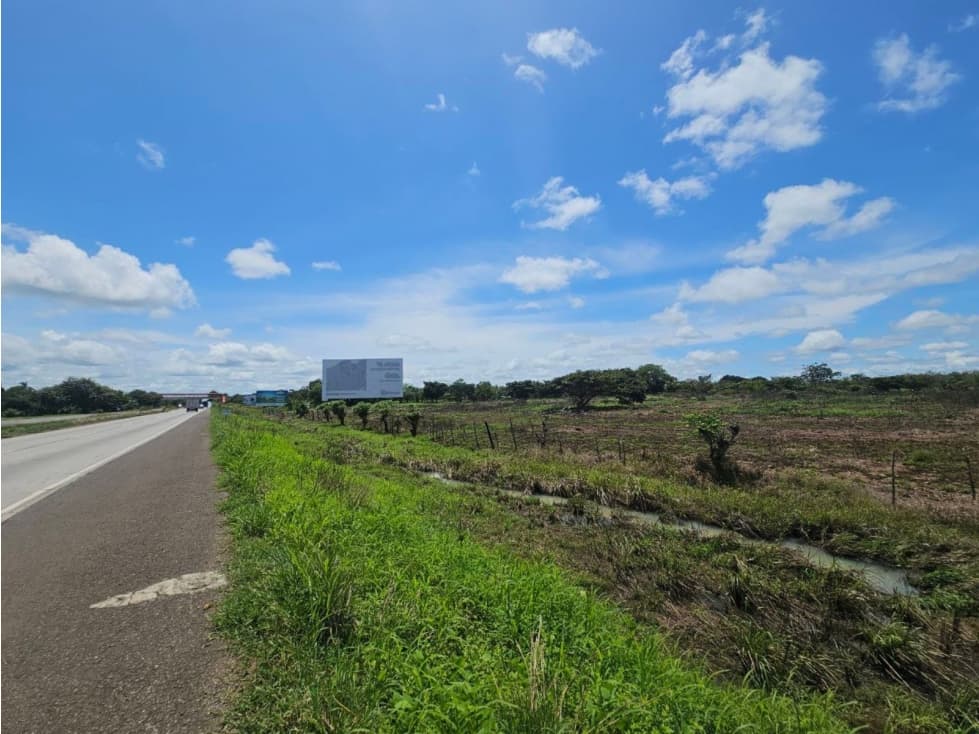 Se vende finca de 4.22 HAS en Aguadulce Interamericana - 1