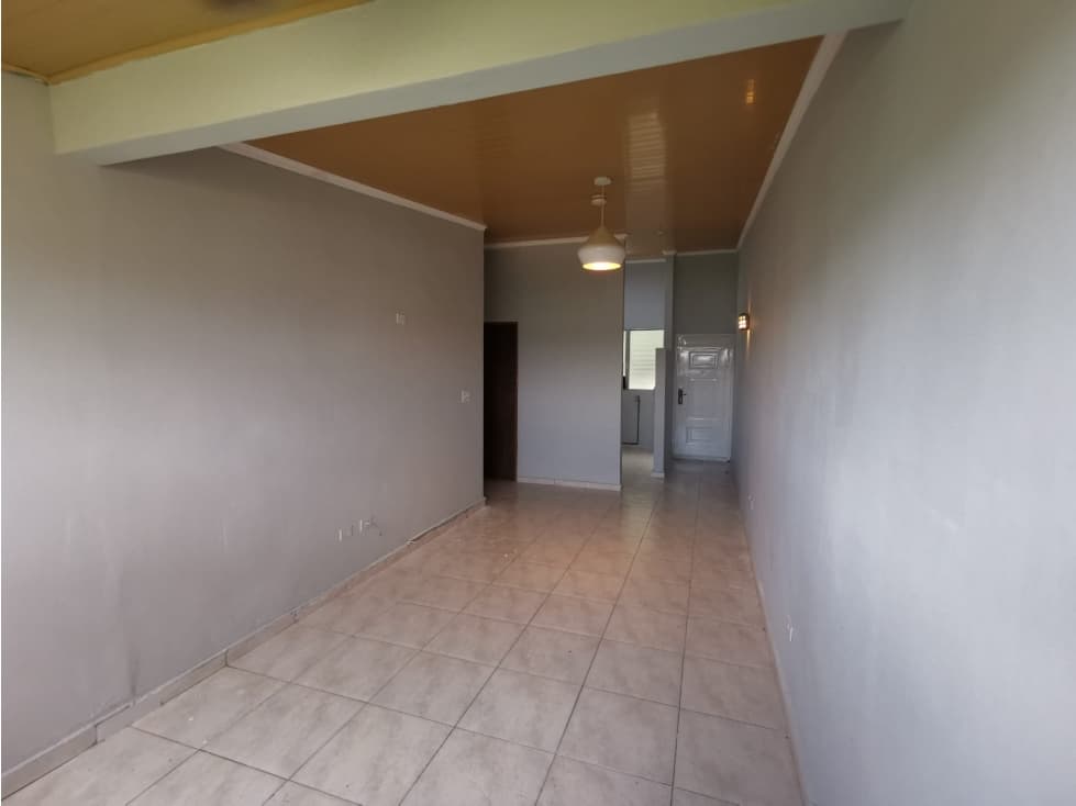 Se Alquila Apartamento en Llano Bonito - 1
