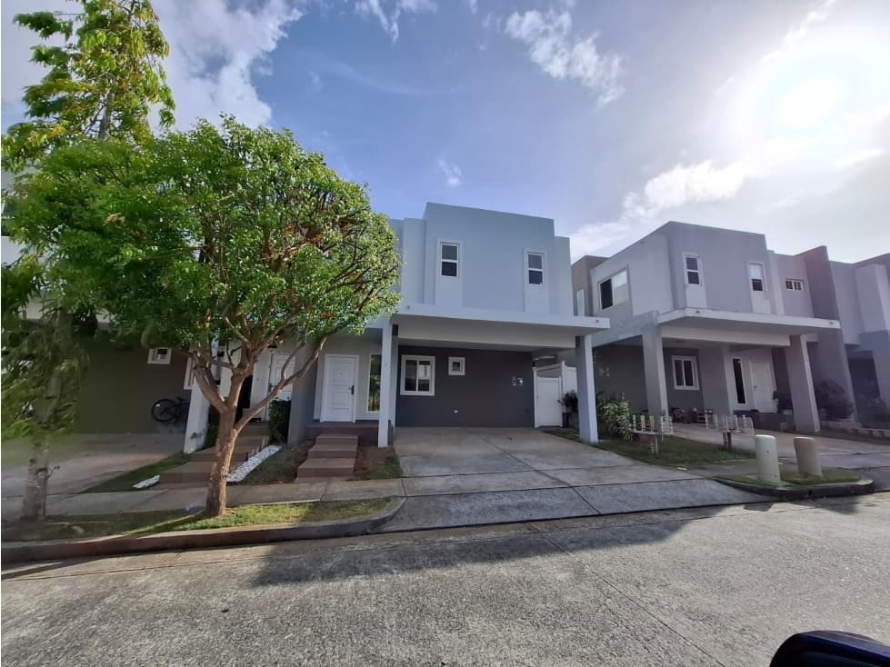 Casa en Venta en Brisas del Golf, Paseo del Norte, PH Victoria - 1