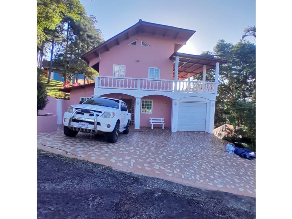 Venta Casa en Altos de Cerro Azul - 1