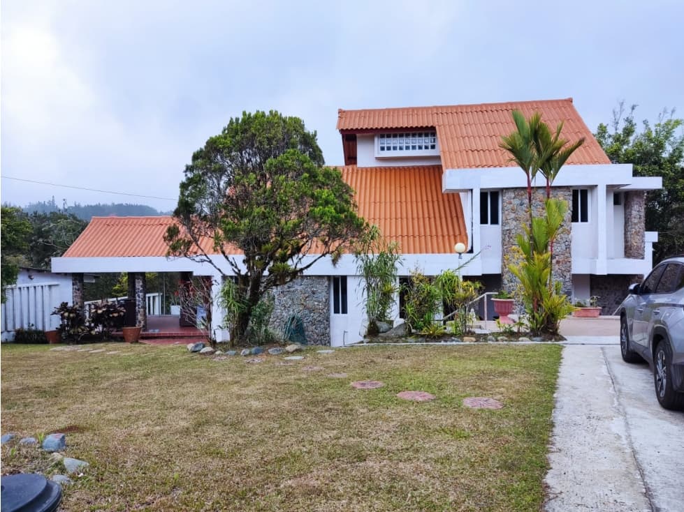 Venta de CASA en Altos de Cerro Azul - 1