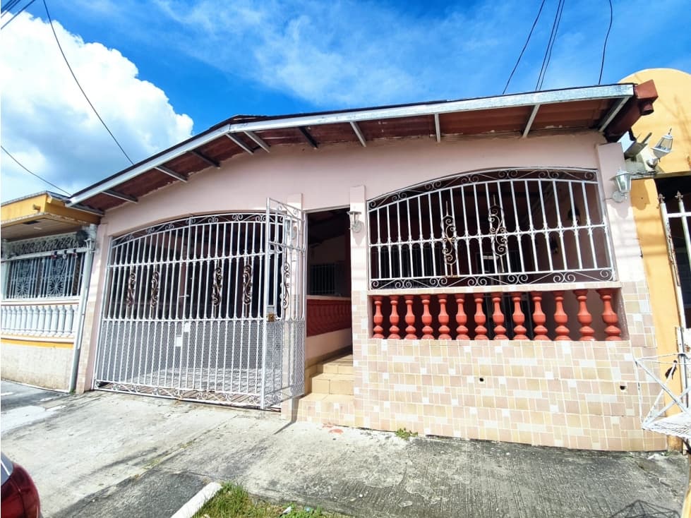 Venta de Casa en PARQUE REAL - 1