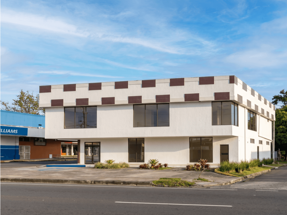 Se Alquila Edificio Comercial en la Vía Interamericana, Penonomé - 1