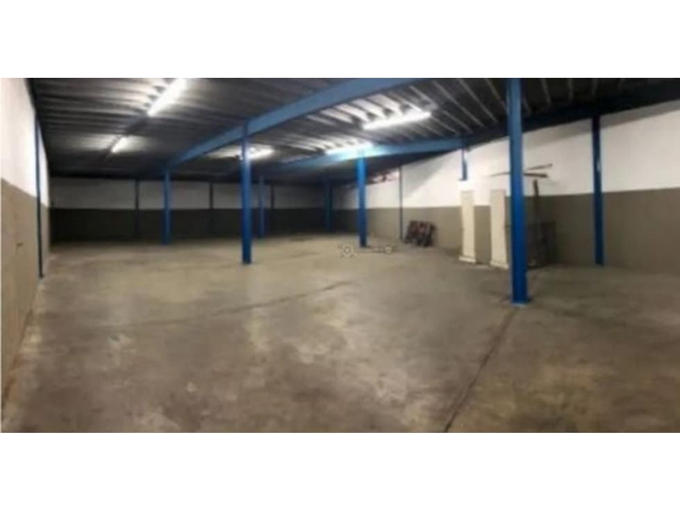 ALQUILER DE BODEGA EN VIA ESPAÑA 500 MTS2 - 1