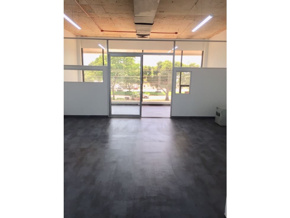 ALQUILA TU OFICINA MODERNA 70 mts2 - 1