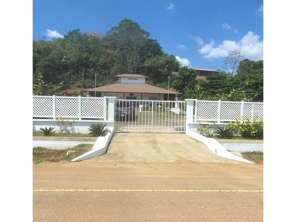 Se Vende Casa en la Playa Ensenada de Bucaro - 1