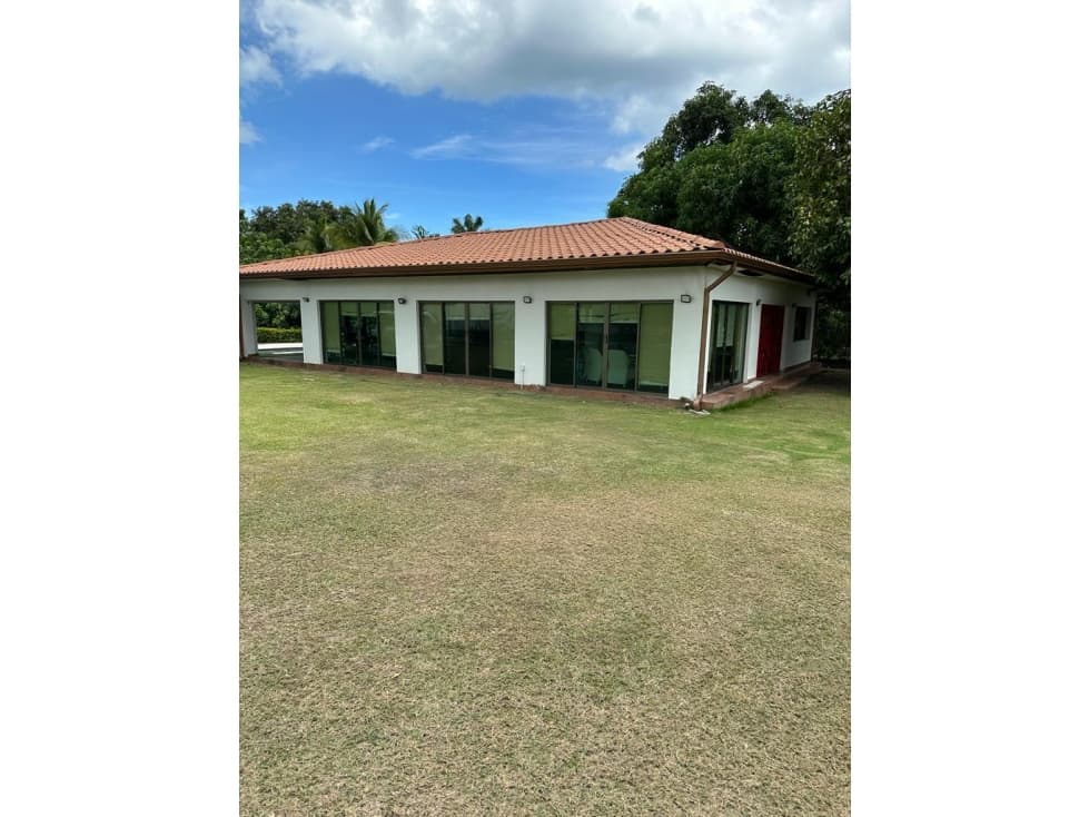 * Casa con terreno en Coronado - 1