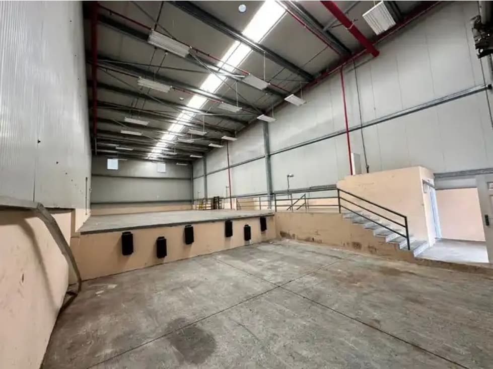 BODEGA DE 487 MTS2 EN CITY PLAZA EL CRISOL - 1