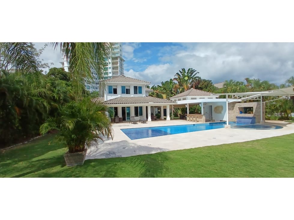 Casa de Playa en Bijao con vista al mar venta o alquiiler - 1