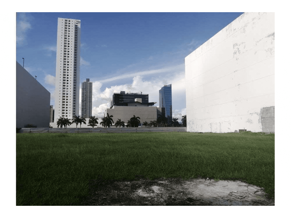 Vendo Terreno en Costa del Este MC - 1