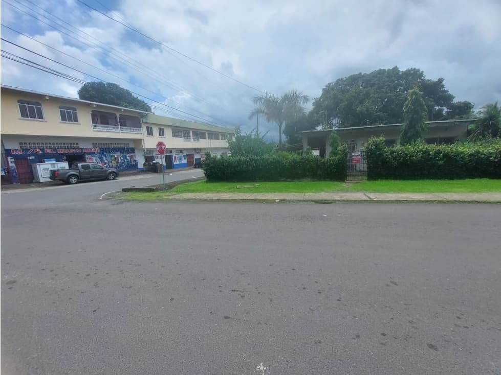 Se vende casa comercial en la Chorrera de esquina - 1