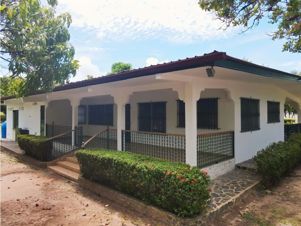 VENDO CASA EN CORONADO - 1