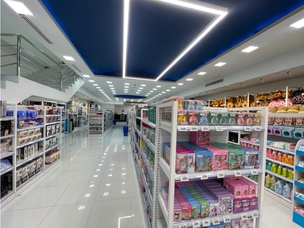 se vende local de 1264 m2 en Albrook Mall - 1