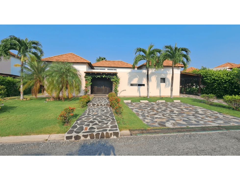 Se Alquila Casa con Piscina en Villas del Decamerón, Panama - 1