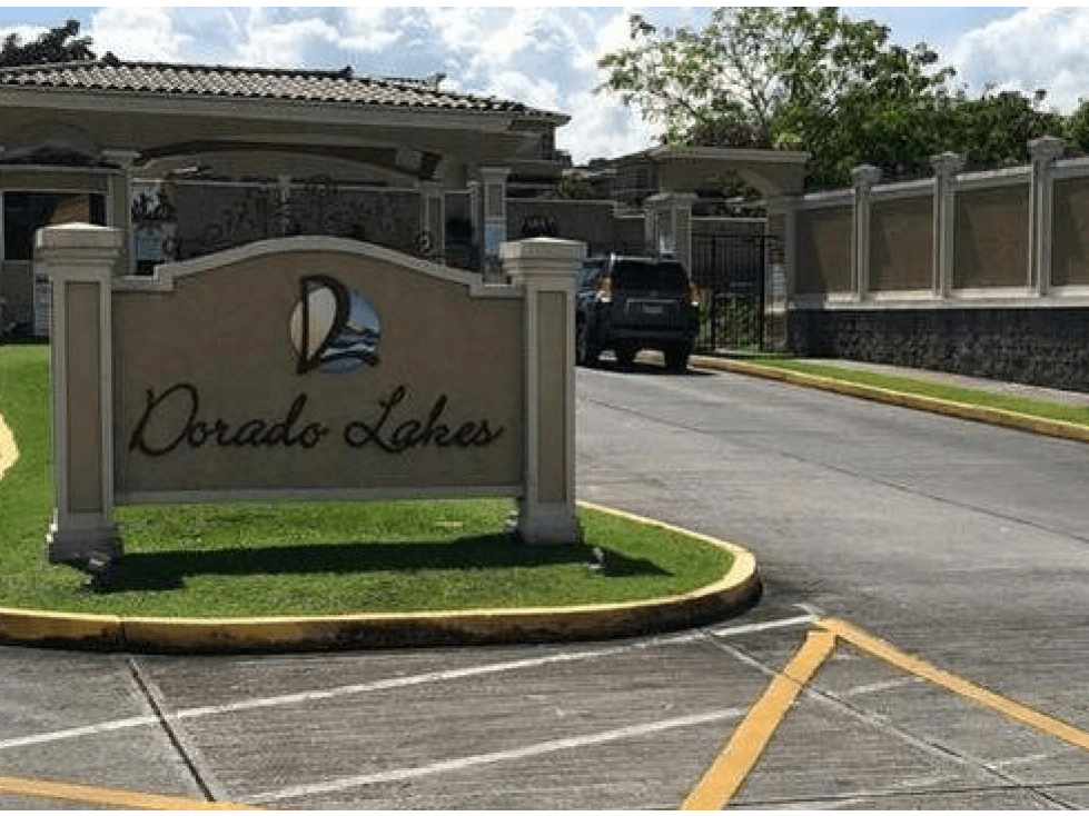 Venta de Casa en Dorado Lakes Condado del Rey - 1