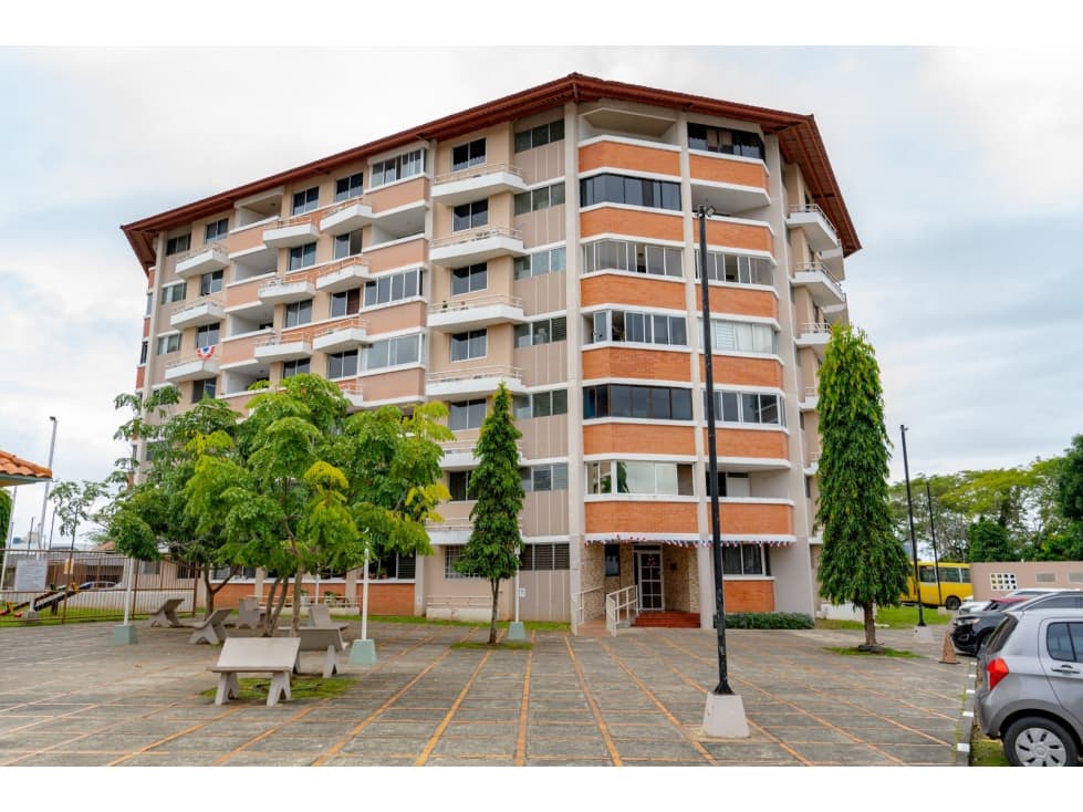 Se vende apartamento en Residencial Llano Bonito - 1