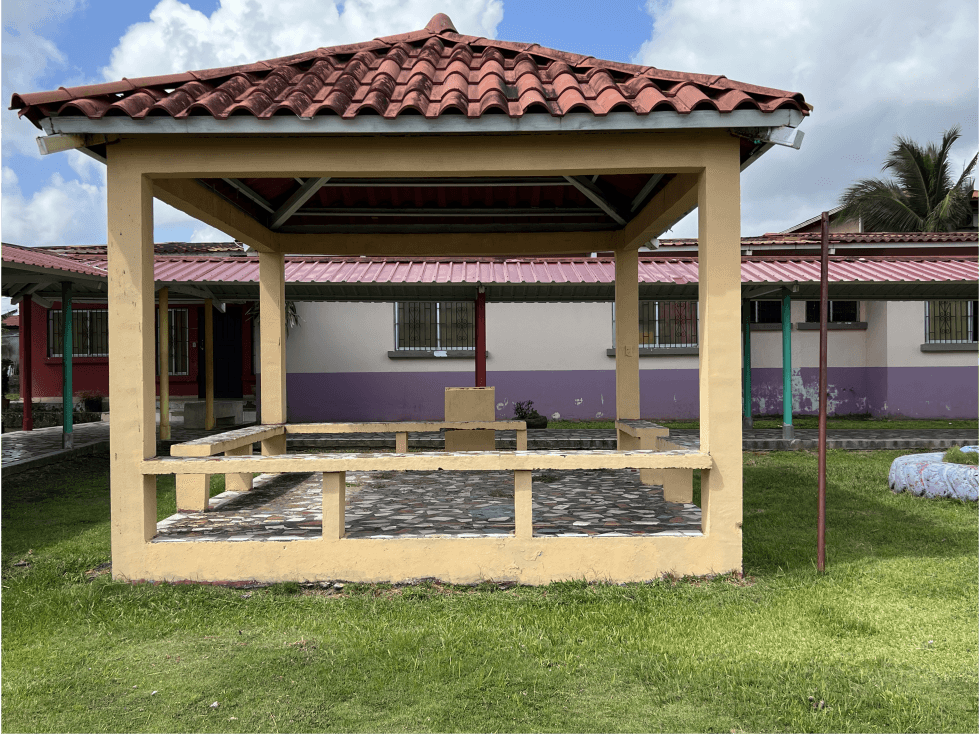 SE VENDE TERRENO COMERCIAL EN COLON - 1