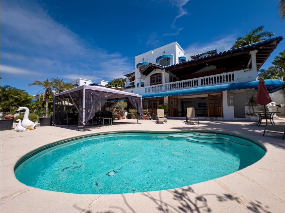 Se vende villa frente al mar en Playa Blanca, Río Hato - 1