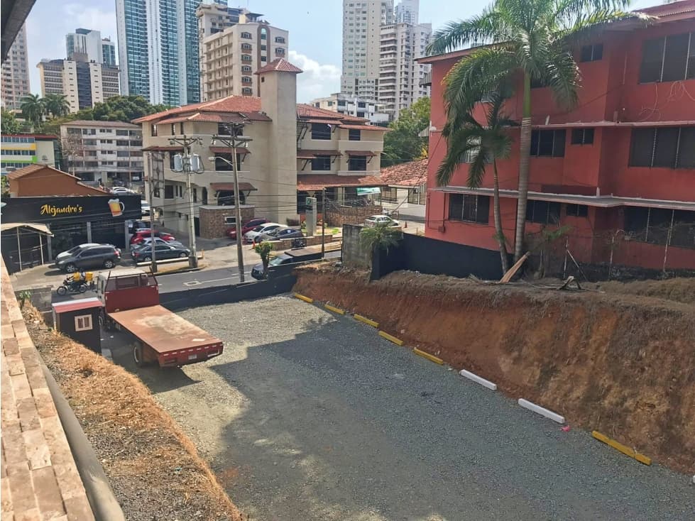 Se vende terreno RM3 C2 en Calle 50, Bella Vista - 1