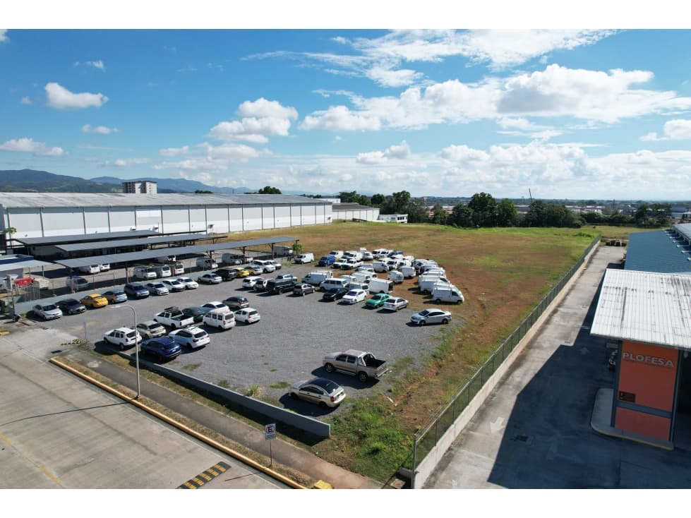 Se vende terreno en Tocumen Commercial Park - 1