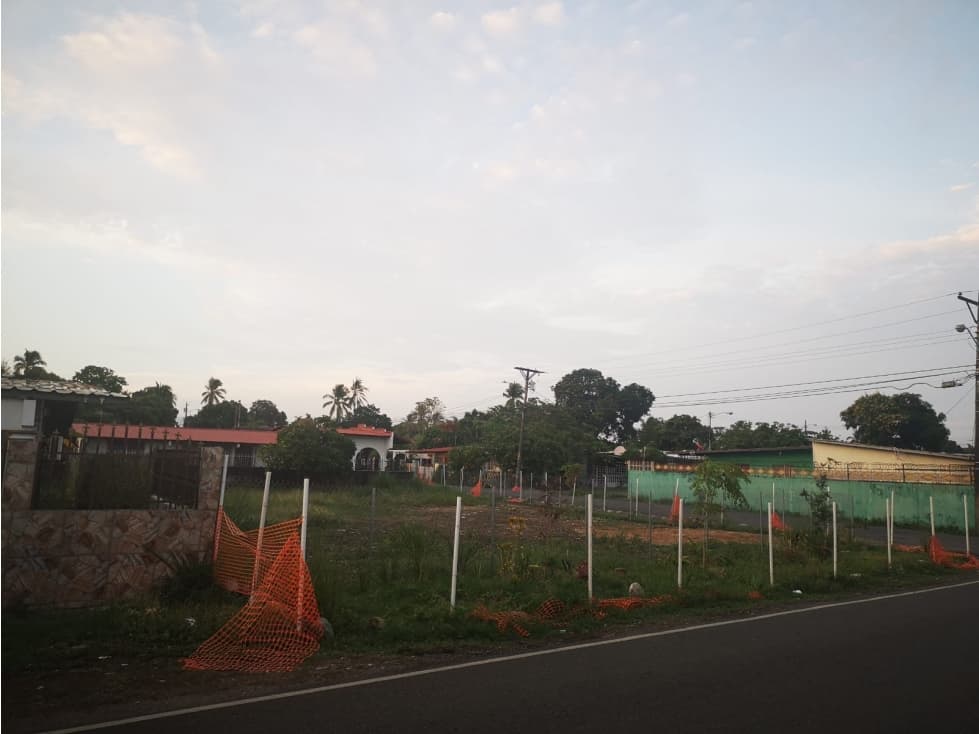 Se vende lote comercial en Juan Díaz - 1