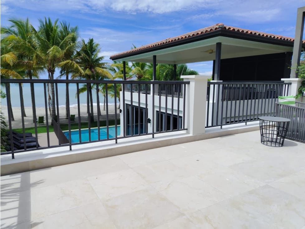 Venta de Casa Lujosa en Buenaventura, Farallón, Coclé - 1