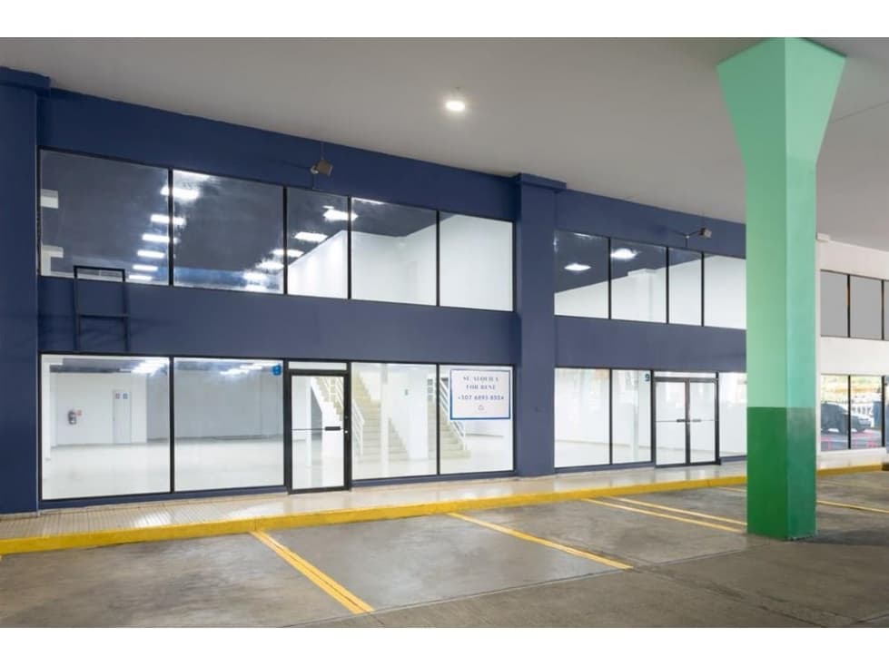 Se alquila local comercial en Plaza Agora en Chanis, Parque Lefevre - 1