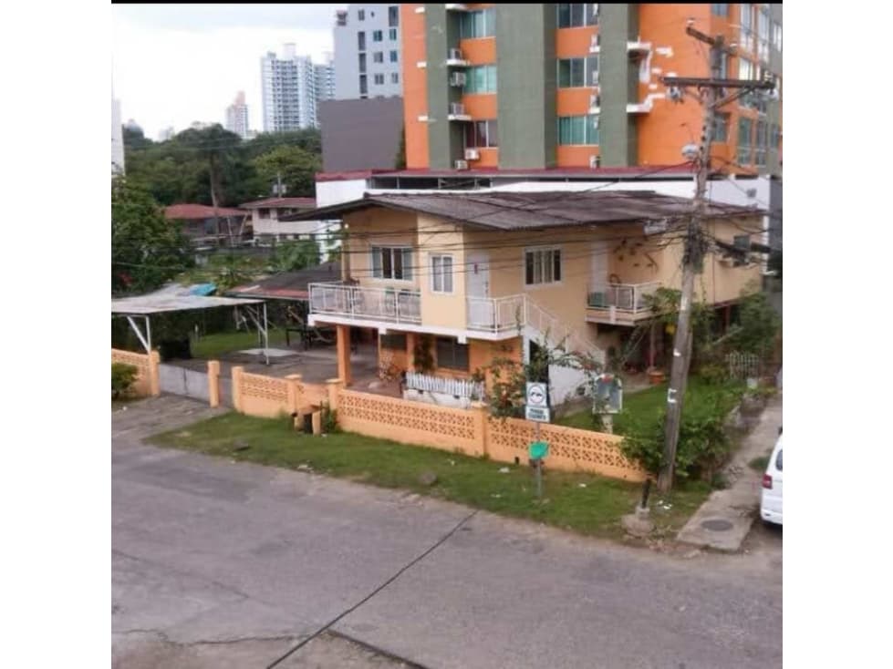 Lote a la Venta Negociable Carrasquila/Corner Lot for Sale Negotiable - 1