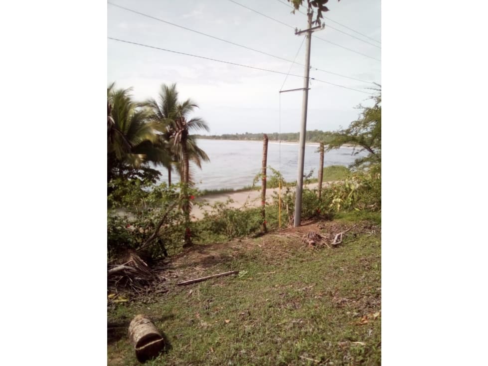 VENTA DE TERRENO EN ISLA COLÓN BOCAS DEL TORO, PANAMA  - 1