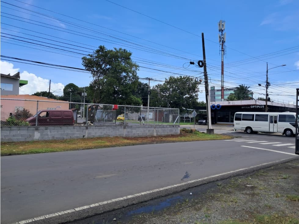 Lote en Esquina Avenida 2a Oeste y Calle C Norte - 1
