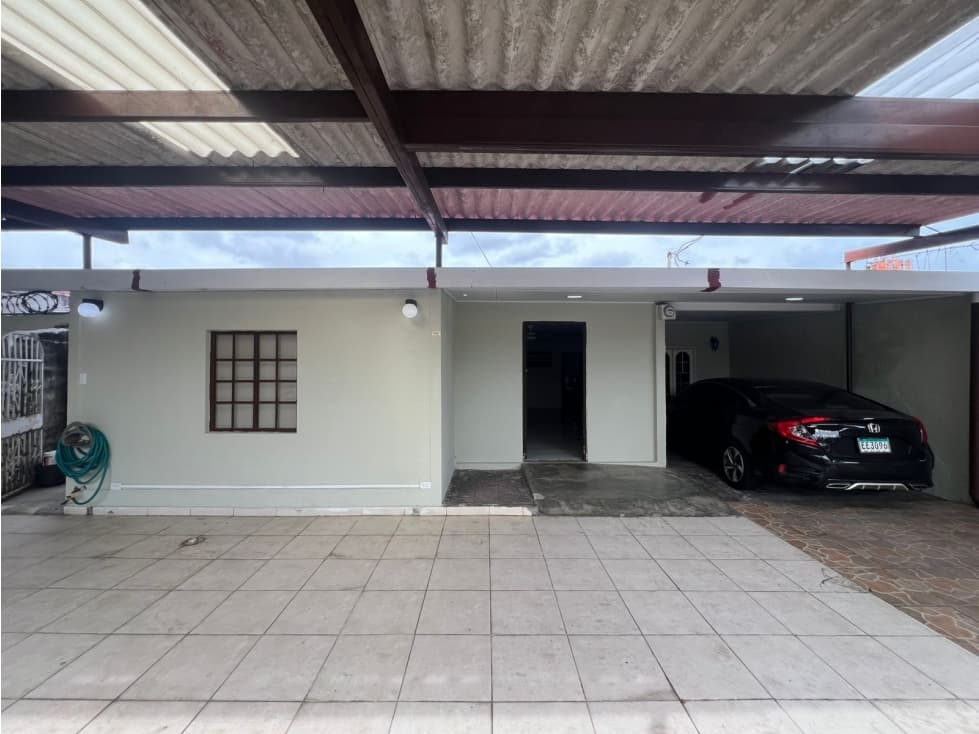 SE VENDE CASA EN CHANIS - 1