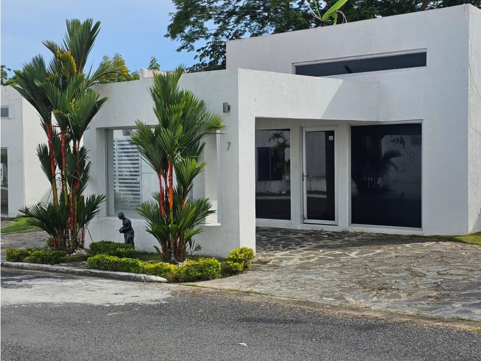 Casa de Playa en Venta - 1
