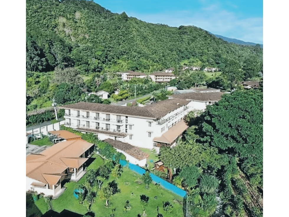 Se Vende Hotel Valle del Rio, en Boquete - 1