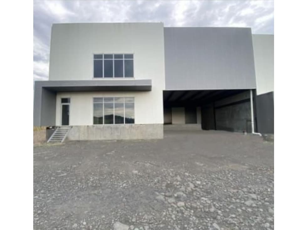 Ventar de Bodega en Milla 8 - 1
