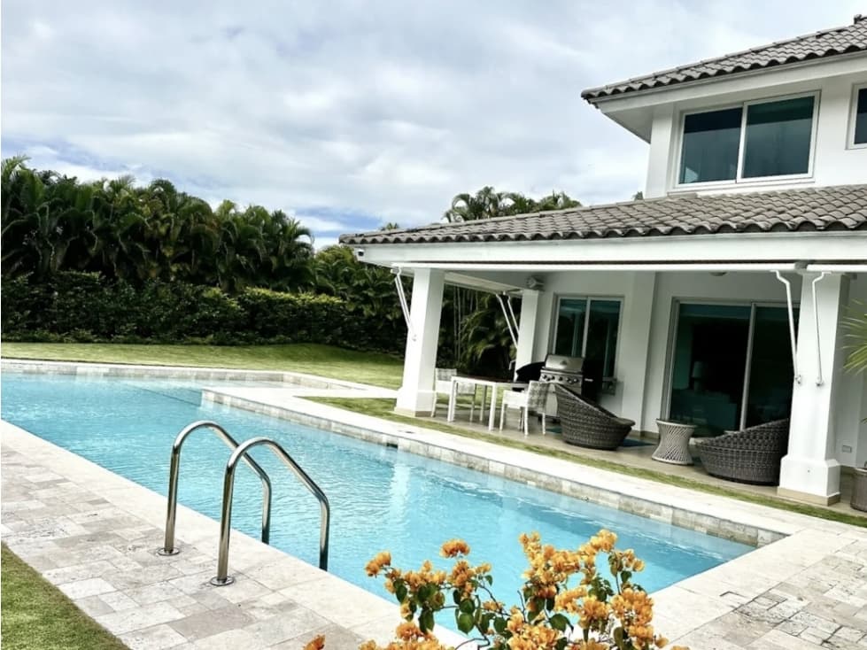 Venta de casa con piscina en Cocoli - 1