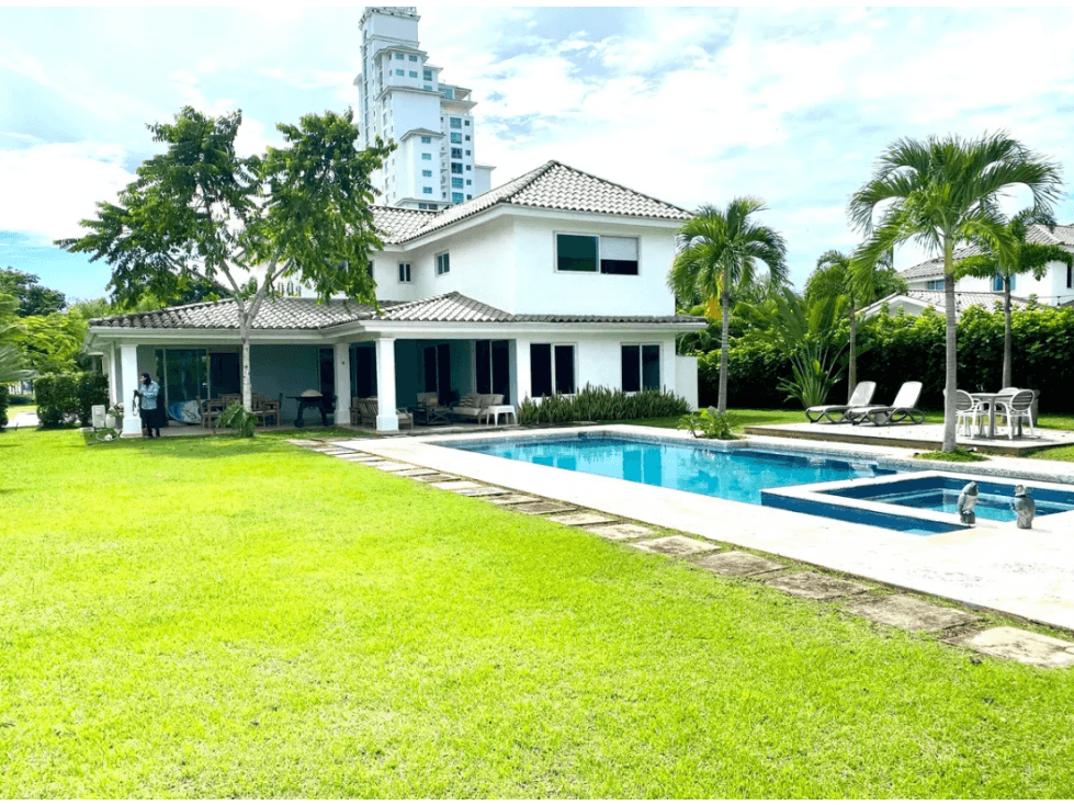 Casa en Venta en Bijao Beach Club & Residences - 1
