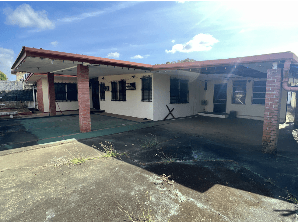 SE VENDE CASA (CIUDAD RADIAL) - 1