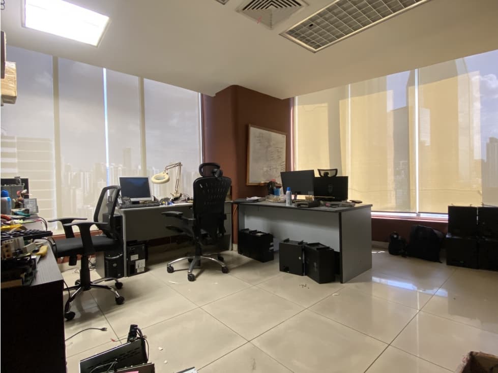 Se Vende Oficina en Torre Advanced, Obarrio, Bella Vista - 1
