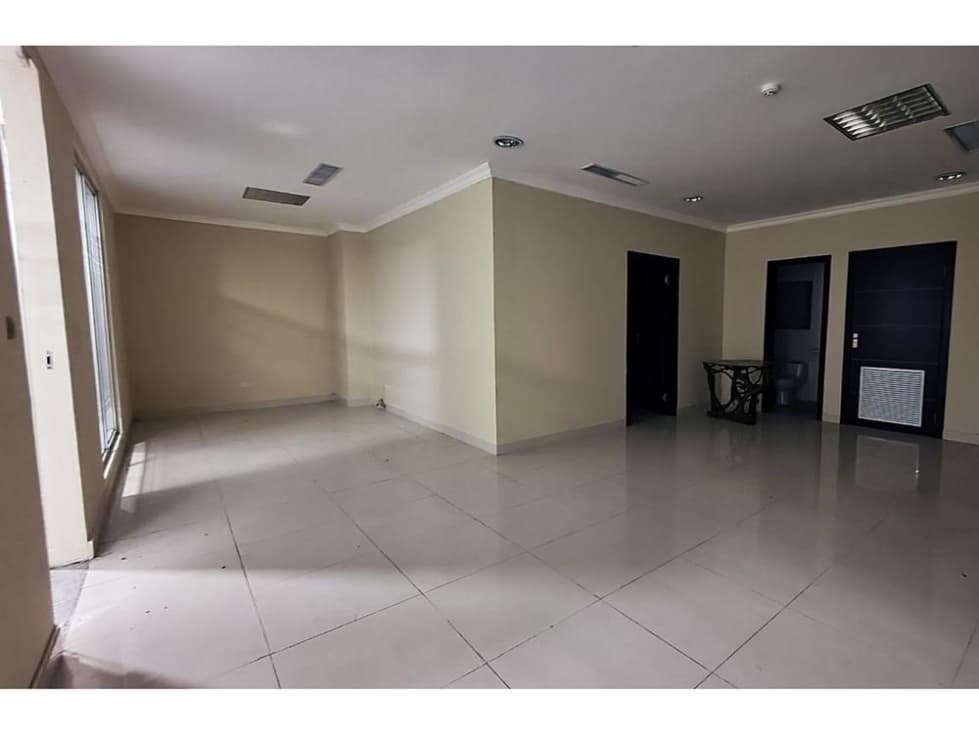 Se Vende Oficina en Top Tower, Costa del Este - 1