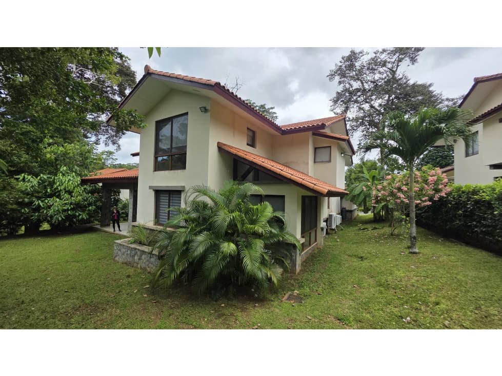 Casa de Lujo en Venta en Clayton ¡Precio de Oportunidad! - 1