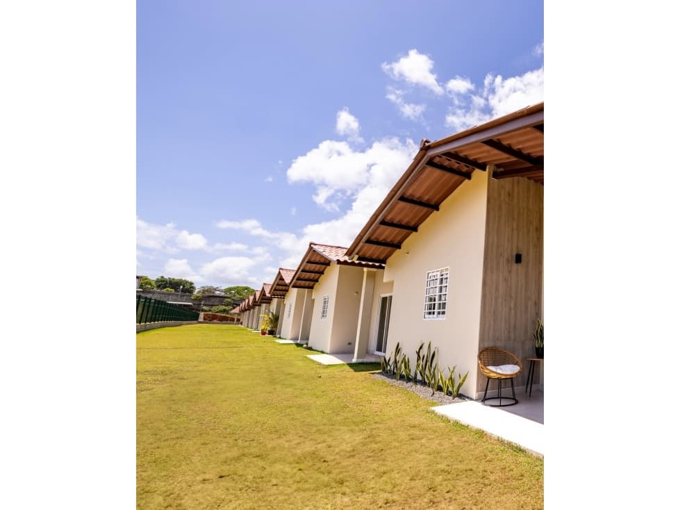 VENTA DE CASA RECIDENCIAL EN COLONIA REAL - CAPIRA - 1