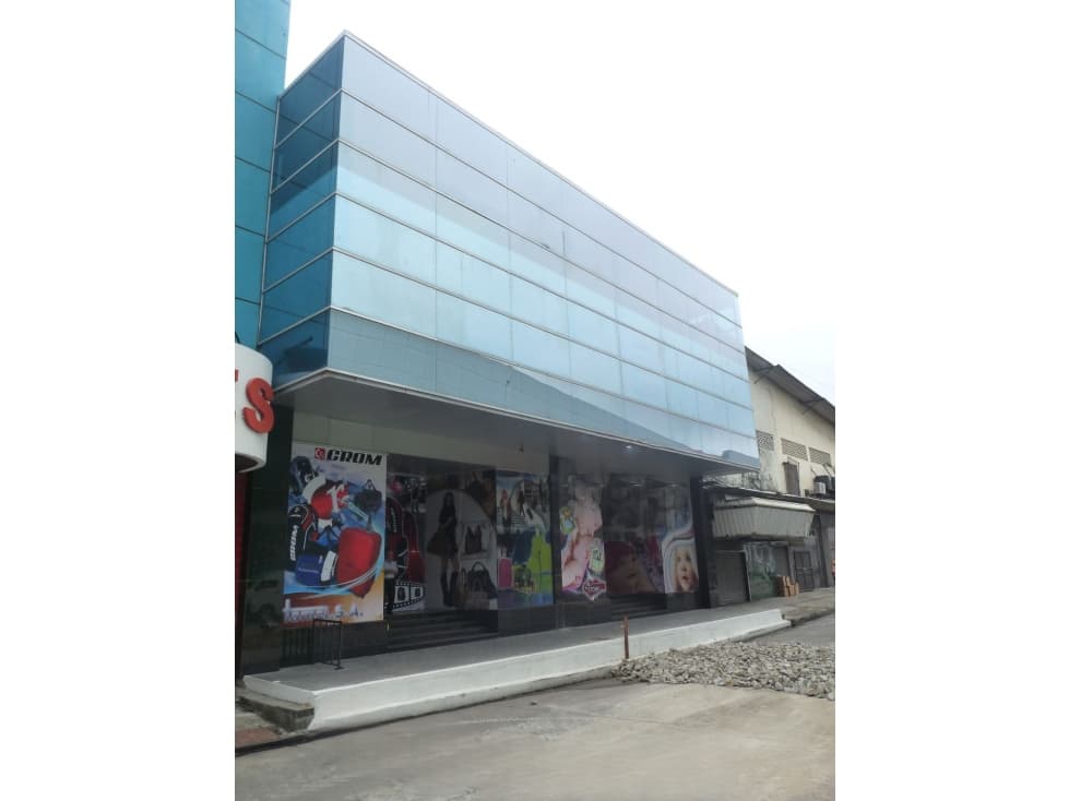 Venta de Oficina Showroom Zona Libre - 1