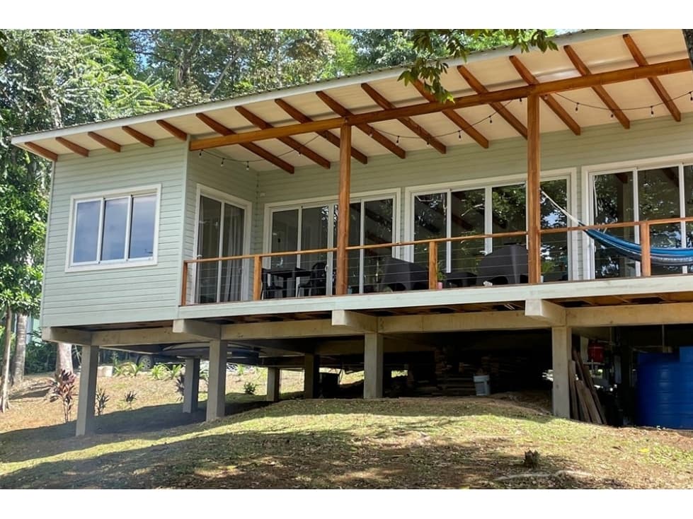 Casa amoblada en venta en Bocas del Toro . - 1
