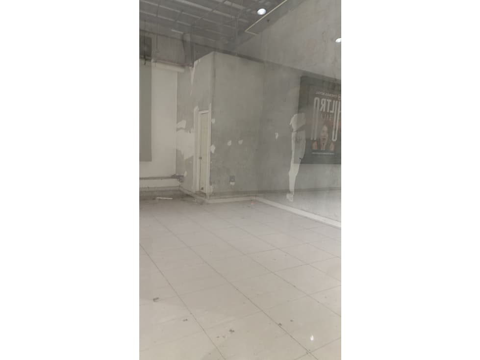 Alquiler de Local Comercial en Megamall, Panamá Este - 1