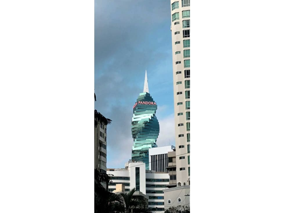 Se vende y alquila oficinas en el Tornillo en obra gris calle 50 - 1
